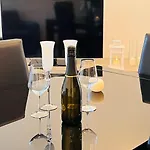 Casa Di Como. * Como